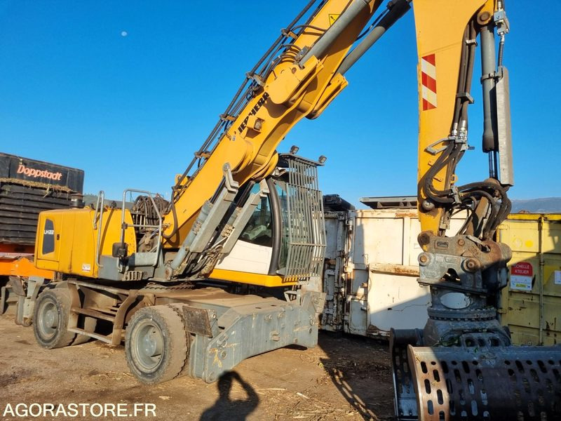 PELLE PNEU LIEBHERR LH22 de 2014 - 16100 h (R31972) - Excavator: picture 3 PELLE PNEU LIEBHERR LH22 de 2014 - 16100 h (R31972) - Excavator: picture 3