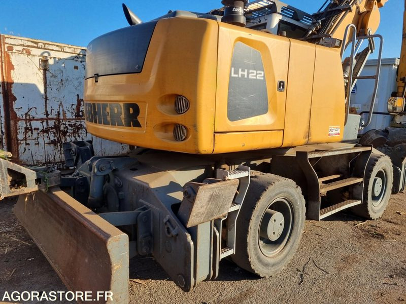 PELLE PNEU LIEBHERR LH22 de 2014 - 16100 h (R31972) - Excavator: picture 2 PELLE PNEU LIEBHERR LH22 de 2014 - 16100 h (R31972) - Excavator: picture 2