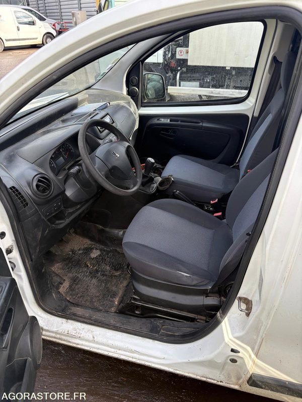 Small van PEUGEOT BIPPER MOTEUR HS 2013 DIESEL 109297KM CP-759-XA N°VIN:VF3AAFHZOD8375606: picture 6 Small van PEUGEOT BIPPER MOTEUR HS 2013 DIESEL 109297KM CP-759-XA N°VIN:VF3AAFHZOD8375606: picture 6