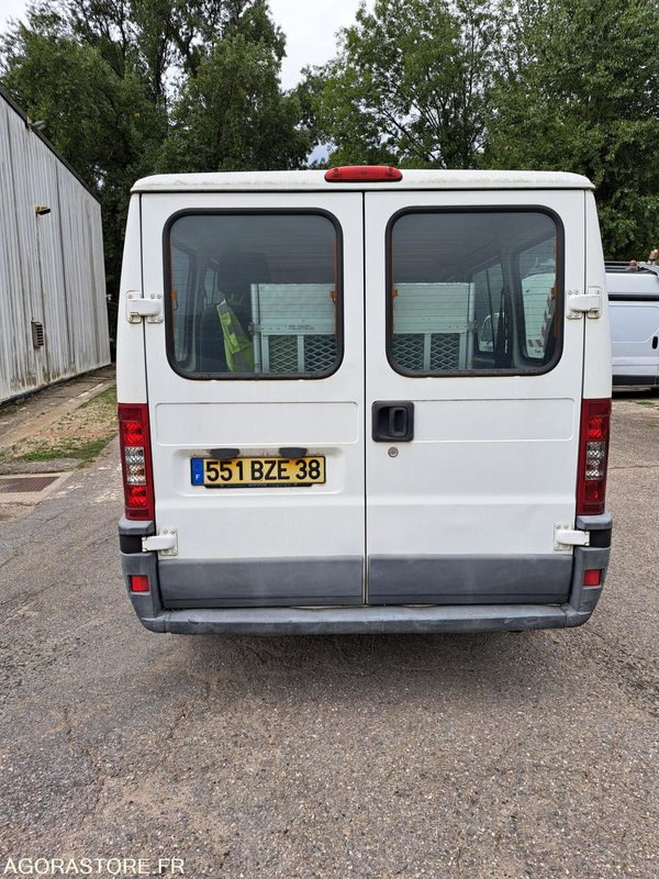 PEUGEOT BOXER-73 948 KMS-2003-551BZE38 - Minibus, People carrier: picture 4 PEUGEOT BOXER-73 948 KMS-2003-551BZE38 - Minibus, People carrier: picture 4