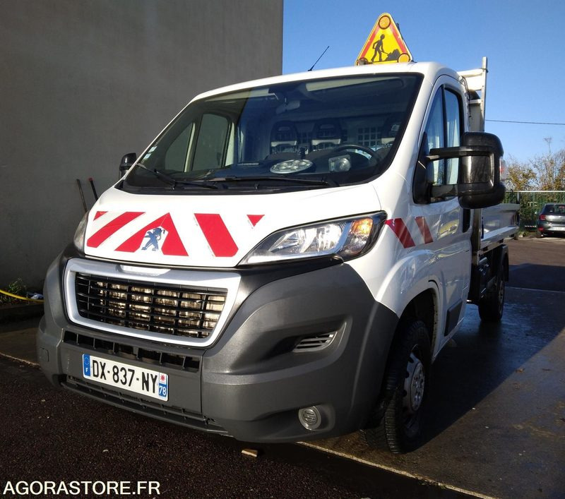 PEUGEOT BOXER benne basculante - 2015 - 112006 km - GAZOLE - Tipper van: picture 3 PEUGEOT BOXER benne basculante - 2015 - 112006 km - GAZOLE - Tipper van: picture 3