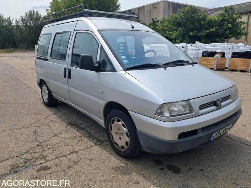 PEUGEOT EXPERT COMBI 8 PLACES - Minibus, People carrier: picture 2 PEUGEOT EXPERT COMBI 8 PLACES - Minibus, People carrier: picture 2