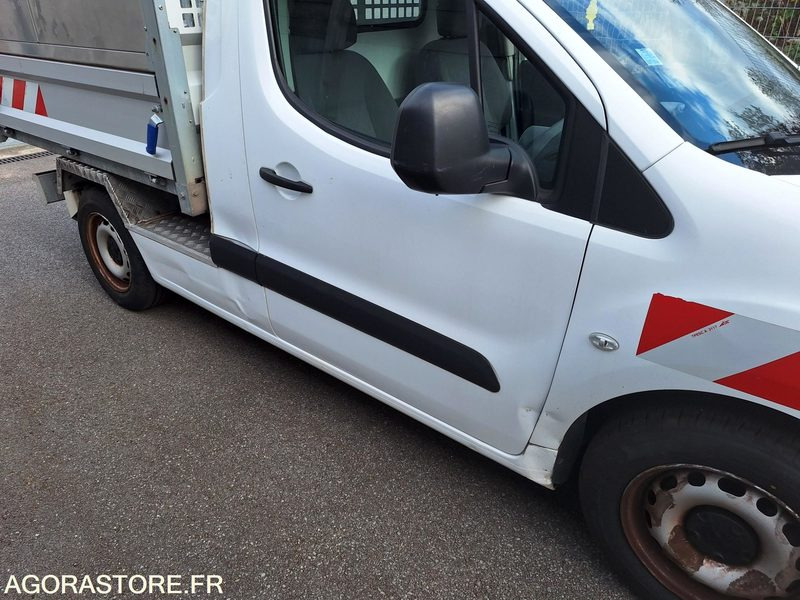 PEUGEOT PARTNER Benne_ 2 places _ Diesel 1.6HDI - Small van: picture 4 PEUGEOT PARTNER Benne_ 2 places _ Diesel 1.6HDI - Small van: picture 4