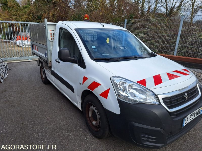 PEUGEOT PARTNER Benne_ 2 places _ Diesel 1.6HDI - Small van: picture 3 PEUGEOT PARTNER Benne_ 2 places _ Diesel 1.6HDI - Small van: picture 3