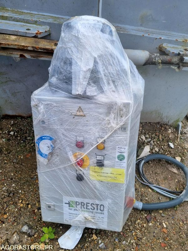 PRESSE A CARTON A VIS PRESTO SPN15  - 2009 - Tool/ Equipment: picture 3 PRESSE A CARTON A VIS PRESTO SPN15  - 2009 - Tool/ Equipment: picture 3