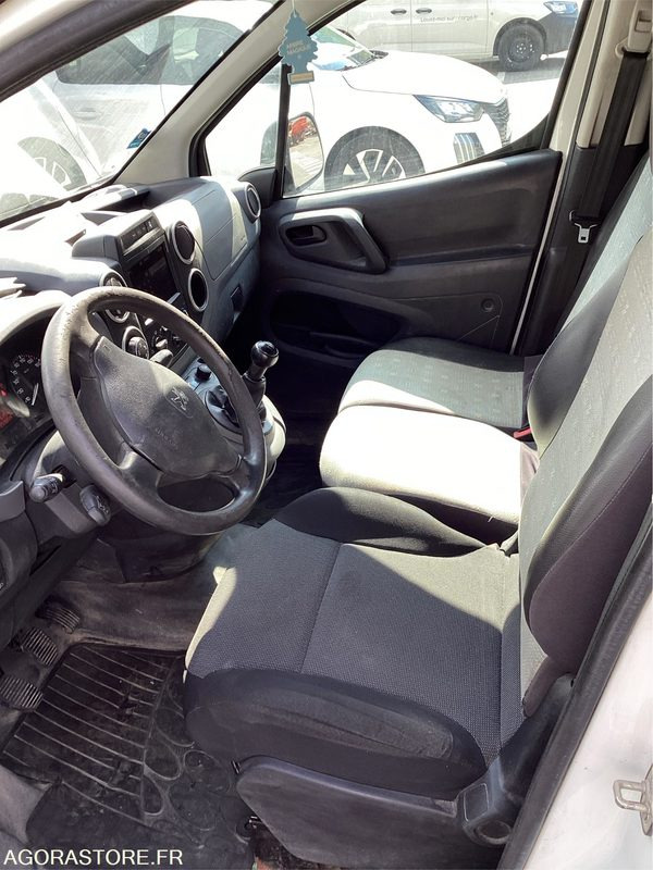 Peugeot Partner - 2017 - 259854kms - (P1006117) - Panel van: picture 5 Peugeot Partner - 2017 - 259854kms - (P1006117) - Panel van: picture 5