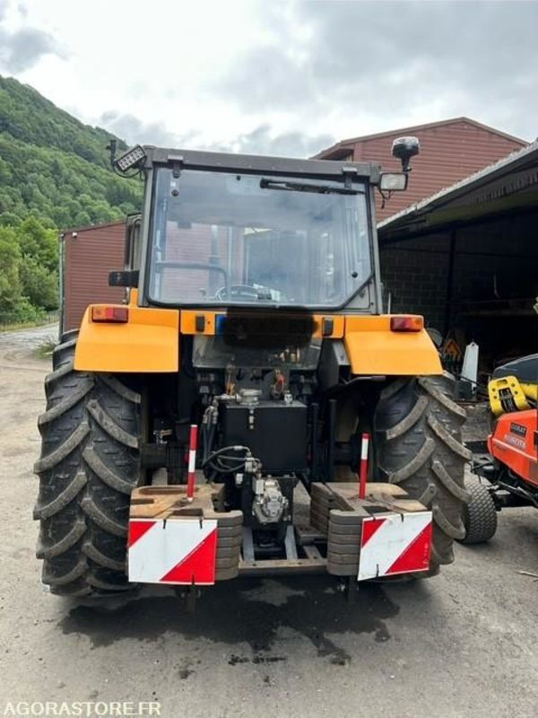 RENAULT CERES 95X - Farm tractor: picture 2 RENAULT CERES 95X - Farm tractor: picture 2