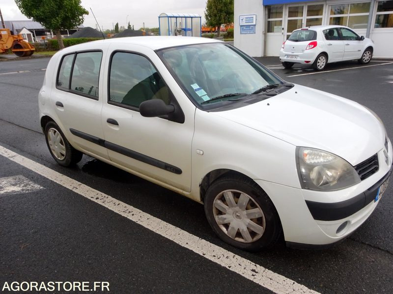 RENAULT CLIO - 2005 - 169150KM - Car: picture 4 RENAULT CLIO - 2005 - 169150KM - Car: picture 4