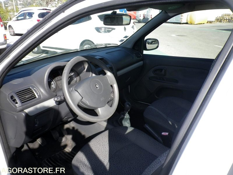Car RENAULT CLIO CAMPUS ESSENCE 1.2 16V: picture 6 Car RENAULT CLIO CAMPUS ESSENCE 1.2 16V: picture 6