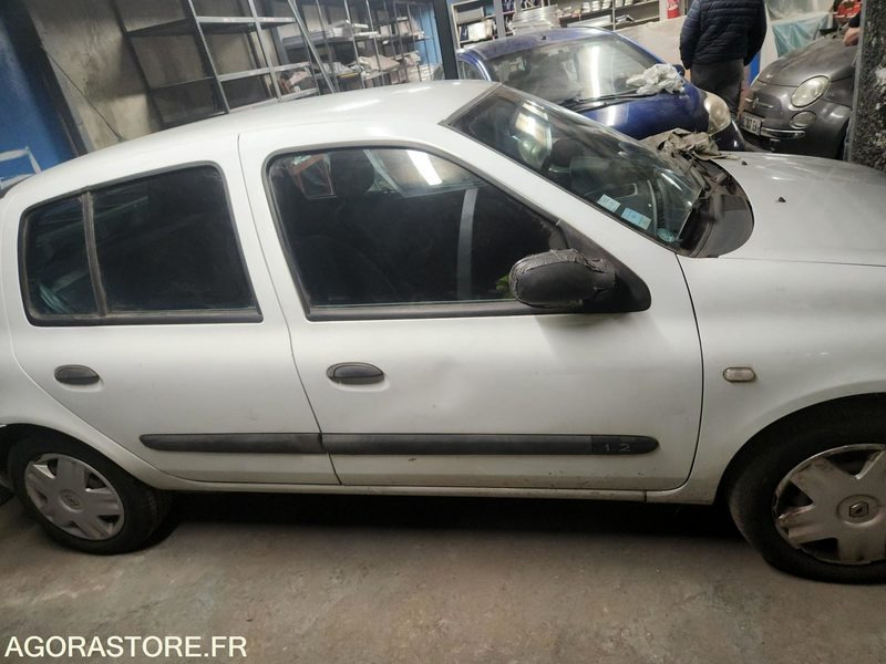 RENAULT CLIO - Car: picture 3 RENAULT CLIO - Car: picture 3