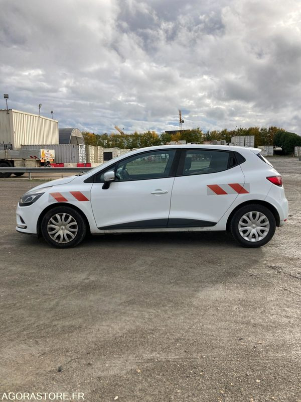 RENAULT CLIO IV diesel - Année 2018 - 312 000km - Car: picture 4 RENAULT CLIO IV diesel - Année 2018 - 312 000km - Car: picture 4