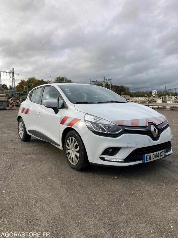 RENAULT CLIO IV diesel - Année 2018 - 312 000km - Car: picture 3 RENAULT CLIO IV diesel - Année 2018 - 312 000km - Car: picture 3