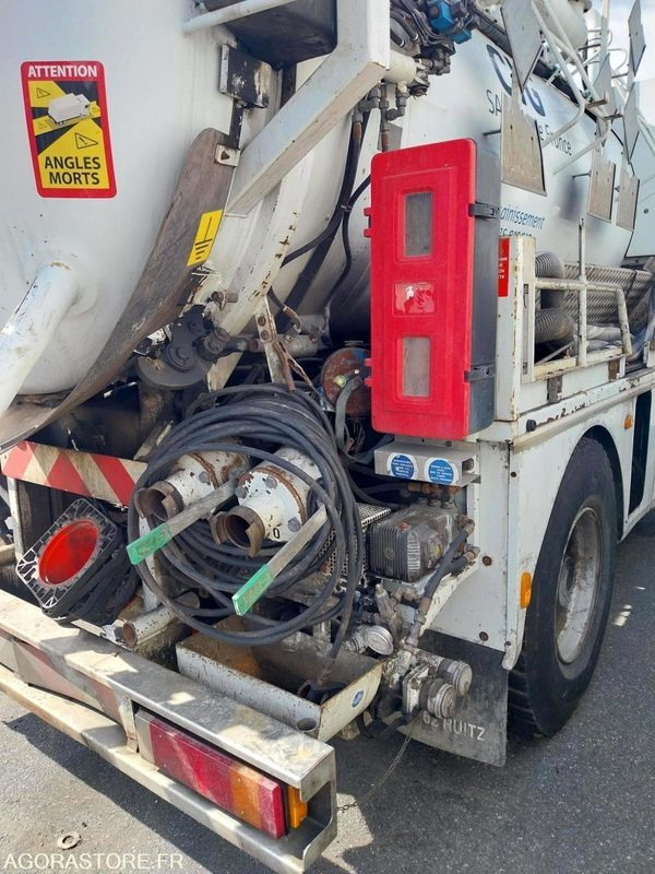 RENAULT Kerax 320 HUWER ADR 2002 (165000Km) ROULANT EXPORT UNIQUEMENT - Vacuum truck: picture 5 RENAULT Kerax 320 HUWER ADR 2002 (165000Km) ROULANT EXPORT UNIQUEMENT - Vacuum truck: picture 5
