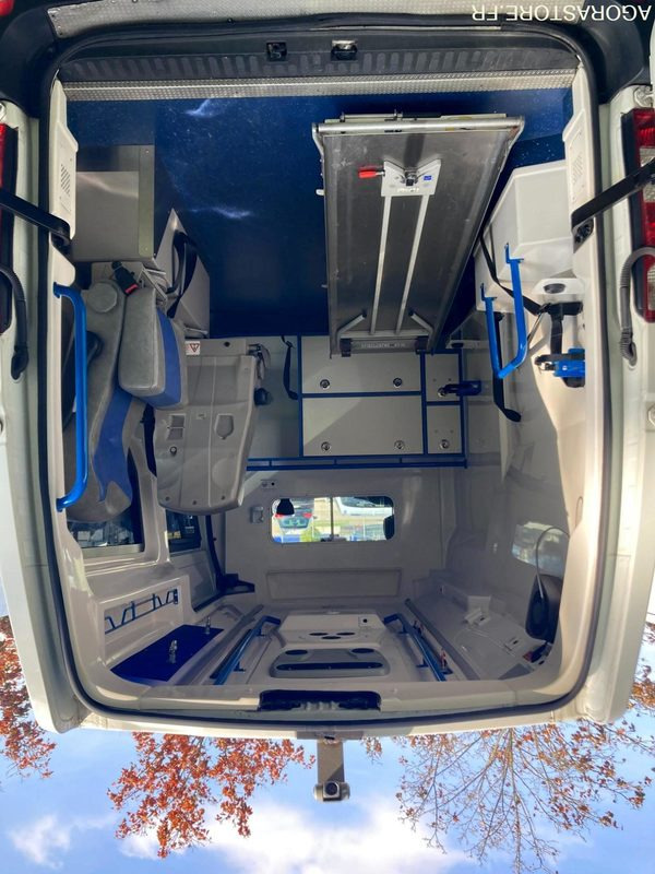 RENAULT MASTER VASP type ambulance - Ambulance: picture 5 RENAULT MASTER VASP type ambulance - Ambulance: picture 5