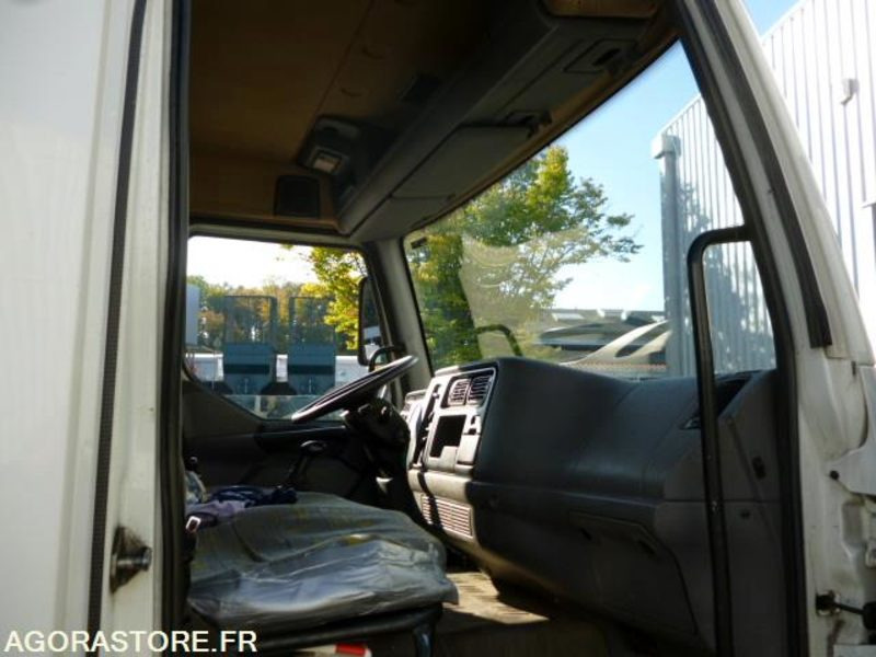 Tipper RENAULT MIDLUM 220 DCI BENNE HAYON 174900kms 2003: picture 14 Tipper RENAULT MIDLUM 220 DCI BENNE HAYON 174900kms 2003: picture 14