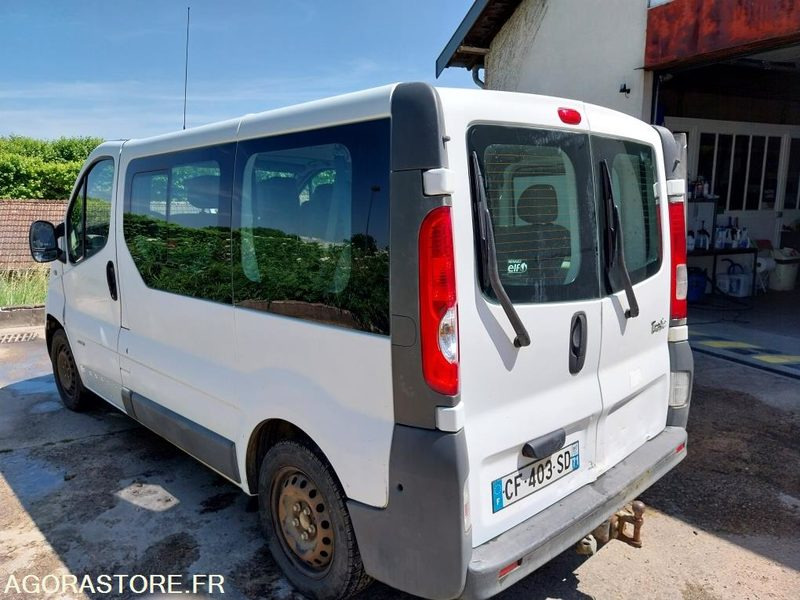 RENAULT TRAFIC DCI 115CH 9 PLACES - Minibus, People carrier: picture 2 RENAULT TRAFIC DCI 115CH 9 PLACES - Minibus, People carrier: picture 2