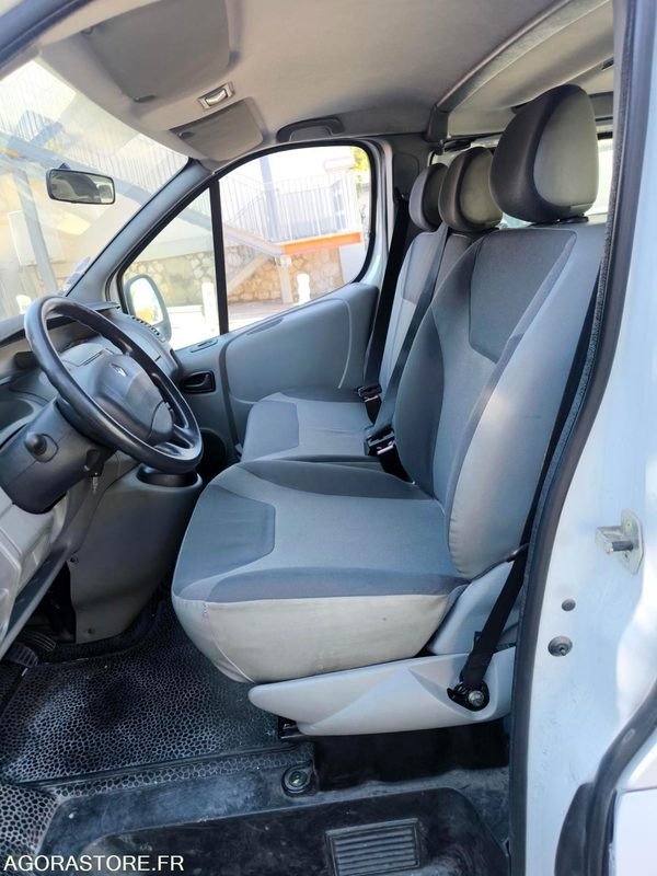 RENAULT TRAFIC MINI BUS BVA - Minibus, People carrier: picture 2 RENAULT TRAFIC MINI BUS BVA - Minibus, People carrier: picture 2