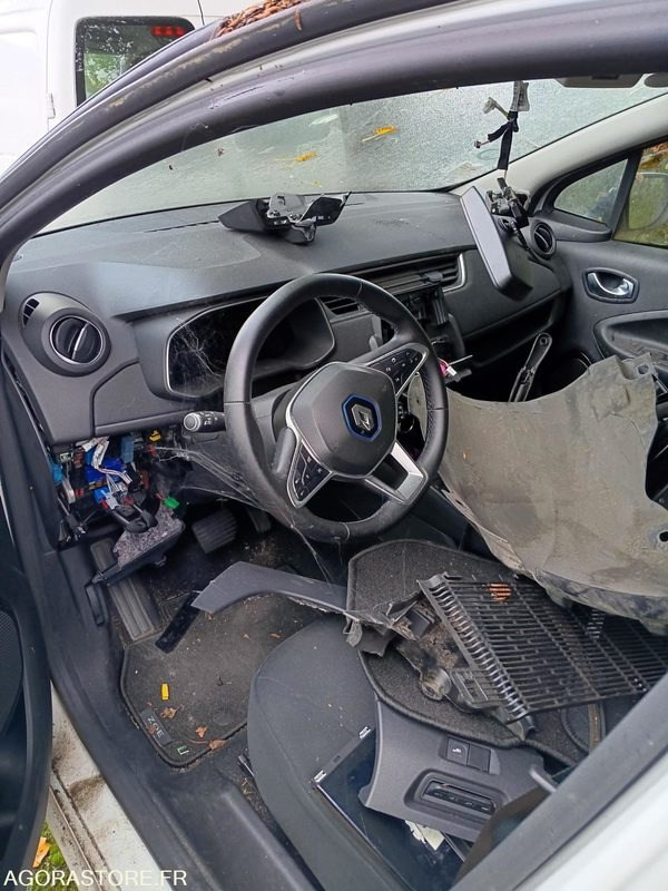 RENAULT Zoé - 29000km - 2019 - pour pièces - Car: picture 4 RENAULT Zoé - 29000km - 2019 - pour pièces - Car: picture 4
