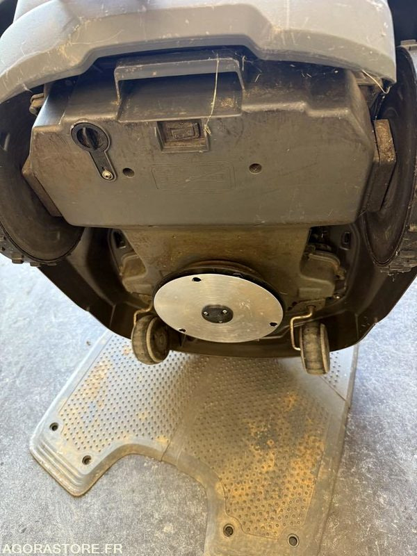 ROBOT de tonte 450x Husqvarna occasion 2022 5000m2 - Lawn mower: picture 4 ROBOT de tonte 450x Husqvarna occasion 2022 5000m2 - Lawn mower: picture 4