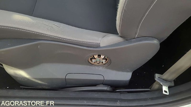 Renault Clio - 2012 - 248657kms - CC553YS - Car: picture 4 Renault Clio - 2012 - 248657kms - CC553YS - Car: picture 4