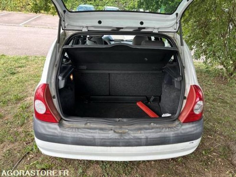 Renault Clio - CY913AQ - Car: picture 5 Renault Clio - CY913AQ - Car: picture 5