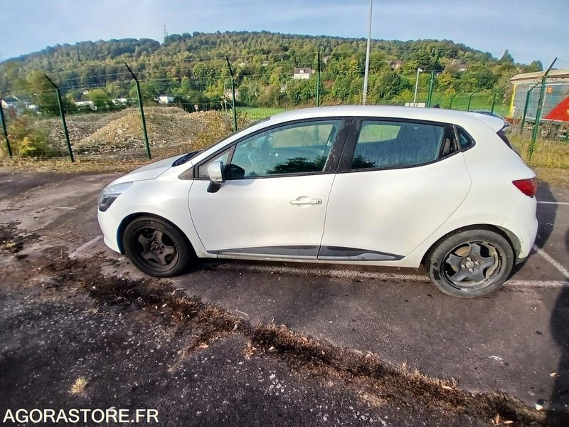 Renault Clio IV – Diesel – 2015-204 746 km - Car: picture 5 Renault Clio IV – Diesel – 2015-204 746 km - Car: picture 5