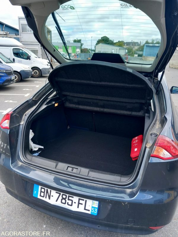 Renault Laguna BN785FL - Car: picture 4 Renault Laguna BN785FL - Car: picture 4