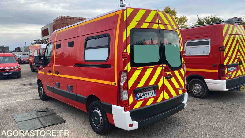 Renault Master III dci 125 - 18/06/2014 - Ambulance: picture 2 Renault Master III dci 125 - 18/06/2014 - Ambulance: picture 2