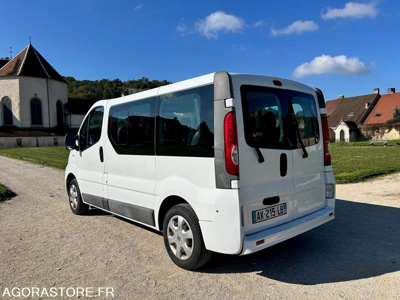 Renault Trafic 2 - 2010 - 141000 kms - Minibus, People carrier: picture 4 Renault Trafic 2 - 2010 - 141000 kms - Minibus, People carrier: picture 4