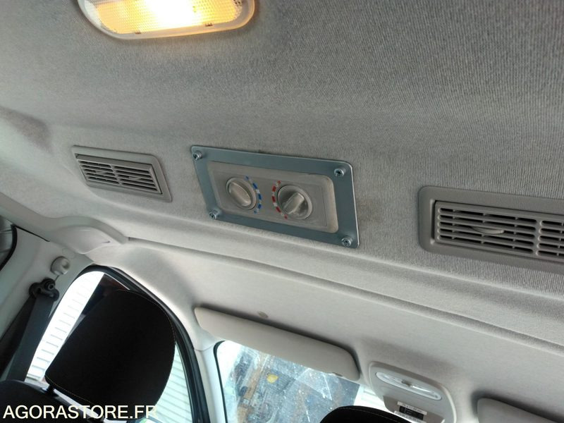 Renault Trafic 2017 114300 kms - Minibus, People carrier: picture 5 Renault Trafic 2017 114300 kms - Minibus, People carrier: picture 5