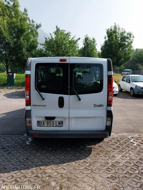 Renault Trafic 9 places DA-953-LM de 2013 avec 135 698 kms - Minibus, People carrier: picture 5 Renault Trafic 9 places DA-953-LM de 2013 avec 135 698 kms - Minibus, People carrier: picture 5