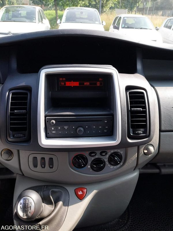Renault Trafic 9 places DA-953-LM de 2013 avec 135 698 kms - Minibus, People carrier: picture 4 Renault Trafic 9 places DA-953-LM de 2013 avec 135 698 kms - Minibus, People carrier: picture 4