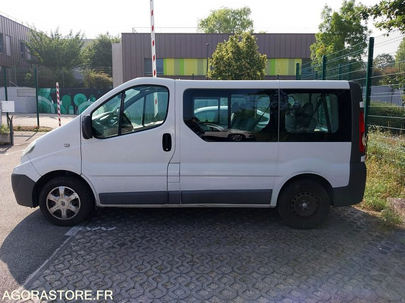 Renault Trafic 9 places DA-953-LM de 2013 avec 135 698 kms - Minibus, People carrier: picture 2 Renault Trafic 9 places DA-953-LM de 2013 avec 135 698 kms - Minibus, People carrier: picture 2