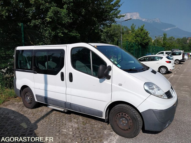 Renault Trafic 9 places DA-953-LM de 2013 avec 135 698 kms - Minibus, People carrier: picture 1 Renault Trafic 9 places DA-953-LM de 2013 avec 135 698 kms - Minibus, People carrier: picture 1