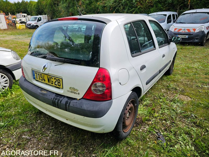 Renault clio - 2006 - 162632km -7194WG28 - Car: picture 3 Renault clio - 2006 - 162632km -7194WG28 - Car: picture 3