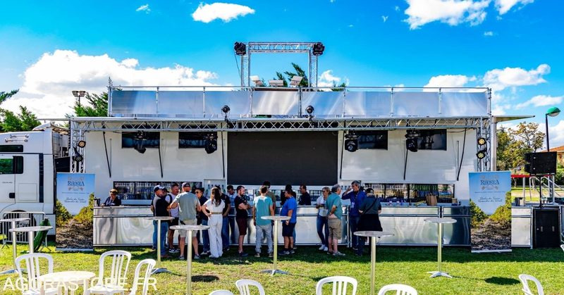 Semi Remorques DRACO - Bar - DJ - Rooftop - Refrigerated semi-trailer: picture 1 Semi Remorques DRACO - Bar - DJ - Rooftop - Refrigerated semi-trailer: picture 1