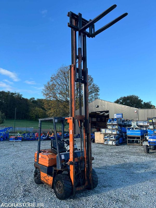 TOYOTA chariot levée libre TOYOTA 025FD18 Diesel - Diesel forklift: picture 4 TOYOTA chariot levée libre TOYOTA 025FD18 Diesel - Diesel forklift: picture 4