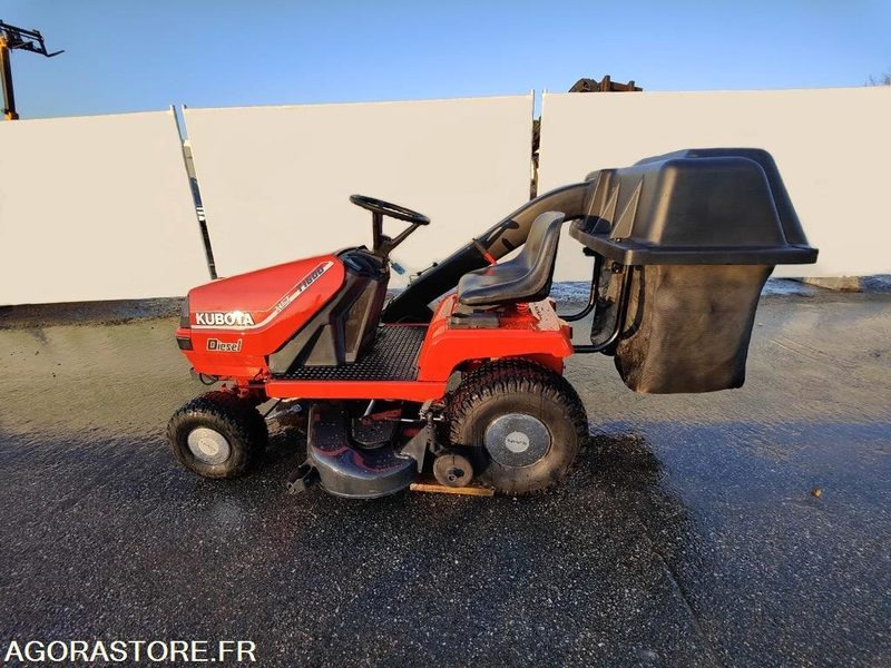 TRACTEUR TONDEUSE KUBOTA - GAMME PRO - HST T1600 - 377 HEURES - Lawn mower: picture 1 TRACTEUR TONDEUSE KUBOTA - GAMME PRO - HST T1600 - 377 HEURES - Lawn mower: picture 1