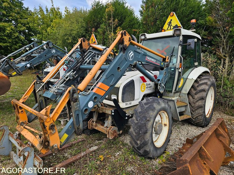 Tracteur Renault ergos - 2000 - 10152H - 2924VB28 - Farm tractor: picture 1 Tracteur Renault ergos - 2000 - 10152H - 2924VB28 - Farm tractor: picture 1