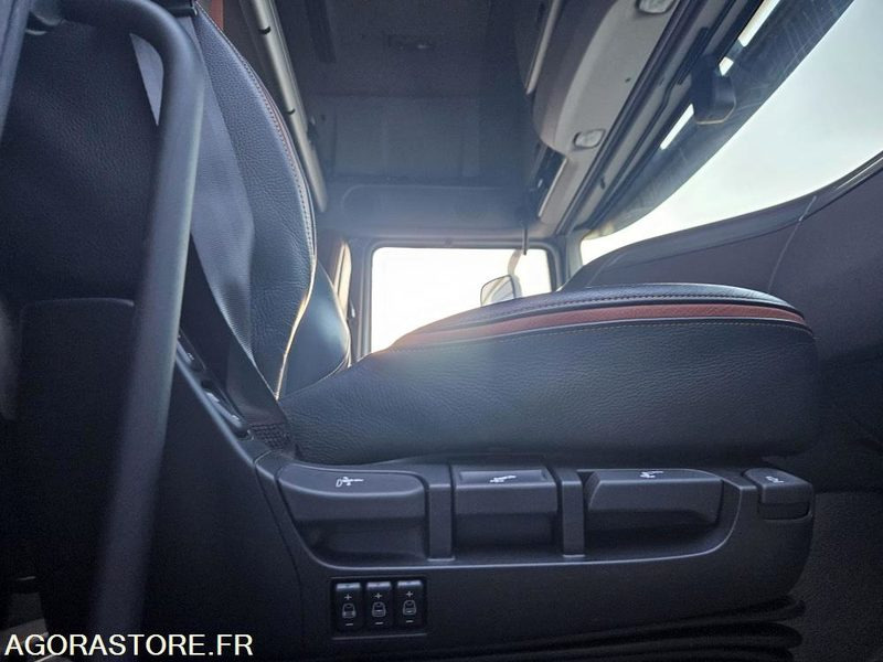 TRACTEUR DAF XF 510 XL - 2016 - 447120km - TRES BON ETAT - Tractor unit: picture 5 TRACTEUR DAF XF 510 XL - 2016 - 447120km - TRES BON ETAT - Tractor unit: picture 5