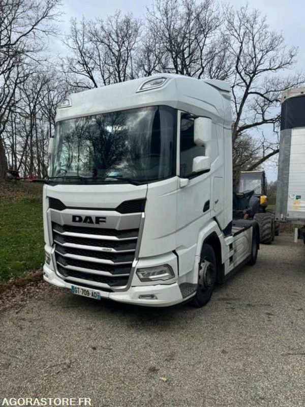TRACTEUR ROUTIER DAF XFFT - 270 000 km - Tractor unit: picture 1 TRACTEUR ROUTIER DAF XFFT - 270 000 km - Tractor unit: picture 1
