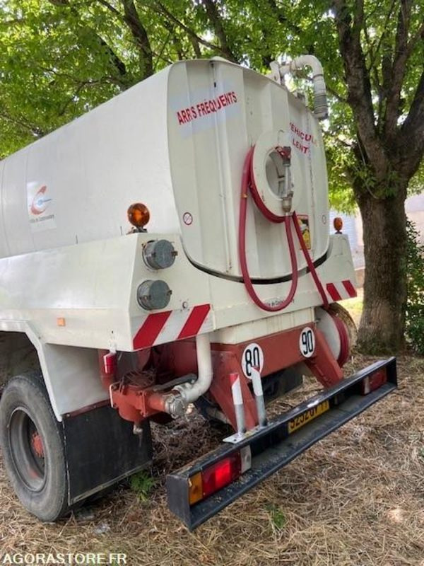 CAMION LAVEUSE - Truck: picture 2 CAMION LAVEUSE - Truck: picture 2
