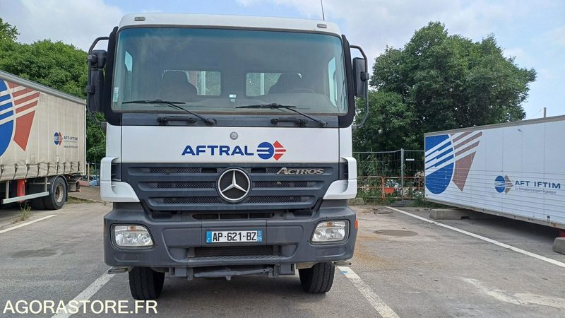 Camion-grue Mercede Actros de 2005 464000 kms (33090) - Truck: picture 1 Camion-grue Mercede Actros de 2005 464000 kms (33090) - Truck: picture 1