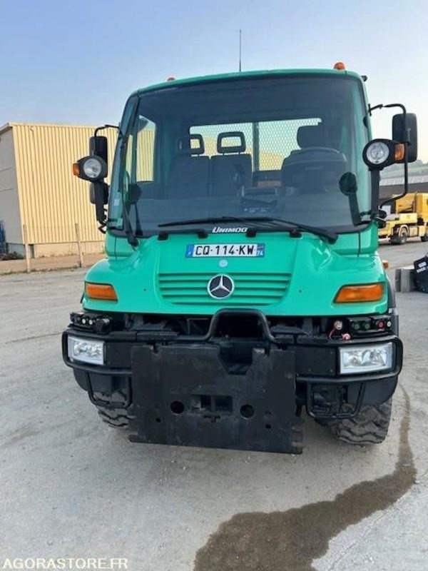 MERCEDES UNIMOG U300C VERSION COMMUNALE 2003 38210 KM + EPAREUSE CMV 450GP - Truck: picture 5 MERCEDES UNIMOG U300C VERSION COMMUNALE 2003 38210 KM + EPAREUSE CMV 450GP - Truck: picture 5