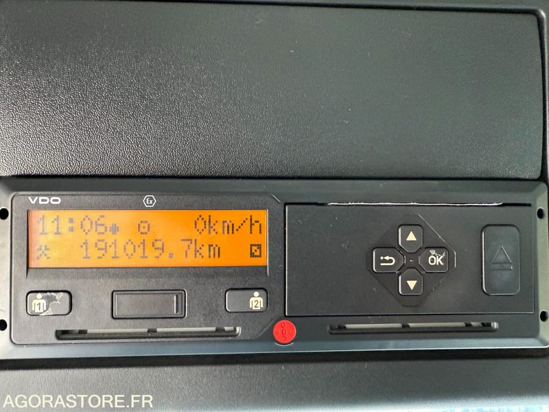 Truck Mercedes Antos 1824 caisson hayon dhollandia 3t - 193000km-2017: picture 12 Truck Mercedes Antos 1824 caisson hayon dhollandia 3t - 193000km-2017: picture 12