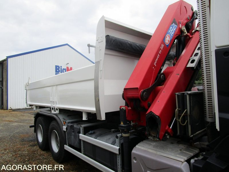 Porteur bibenne grue Renault C380 - 2015 - 320 000km - TRES BON ETAT - Truck: picture 3 Porteur bibenne grue Renault C380 - 2015 - 320 000km - TRES BON ETAT - Truck: picture 3