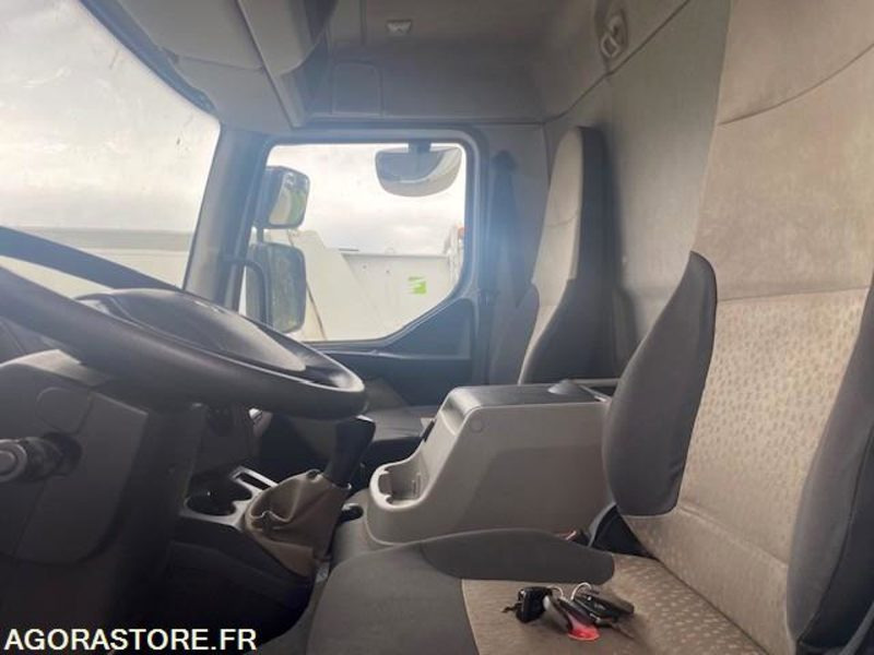 RENAULT MIDLUM 180 DXIFOURGON HAYON 260000 KM - Truck: picture 5 RENAULT MIDLUM 180 DXIFOURGON HAYON 260000 KM - Truck: picture 5
