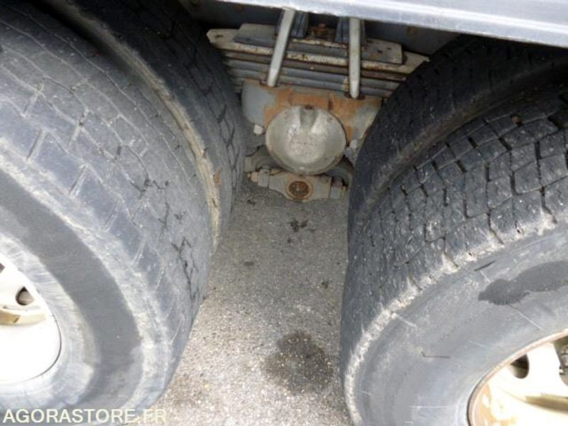 Truck Renault Kerax 6x4 370DCI bras de dépose Marrel 16000kgs 521550 kms 2003: picture 11