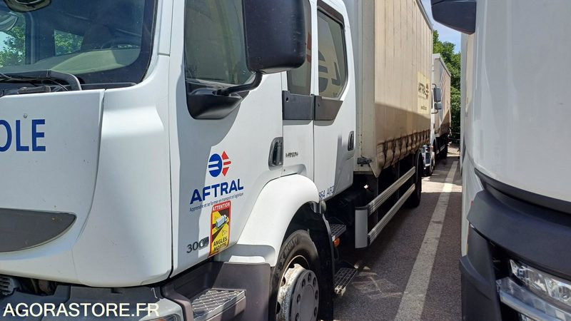 Renault MIDLUM 300DXI de 2012 406145 kms (3864) - Truck: picture 5 Renault MIDLUM 300DXI de 2012 406145 kms (3864) - Truck: picture 5