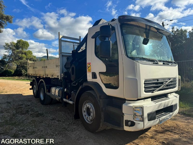 VOLVO 6x2 GRUE HIAB 244-E6 JIB 45X-3 - 2009 - 88 000km - Tipper: picture 1 VOLVO 6x2 GRUE HIAB 244-E6 JIB 45X-3 - 2009 - 88 000km - Tipper: picture 1